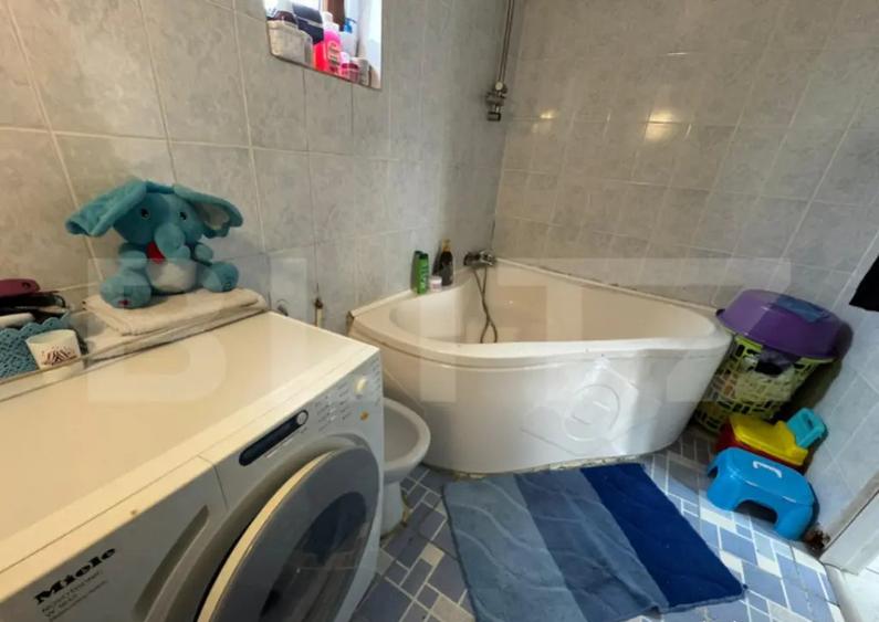 Apartament de vanzare, cu 2 camere, 57 mp, decomandat, zona - 10