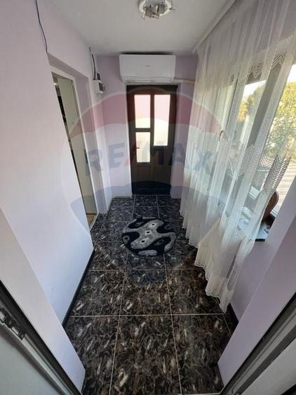 Casă  cu 4 camere de vânzare in Grebanu,judetul Buzau - 8
