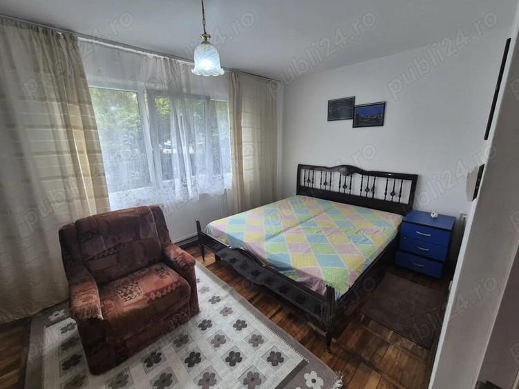 Inchiriez apartament 2 camere Micro 2 - 1