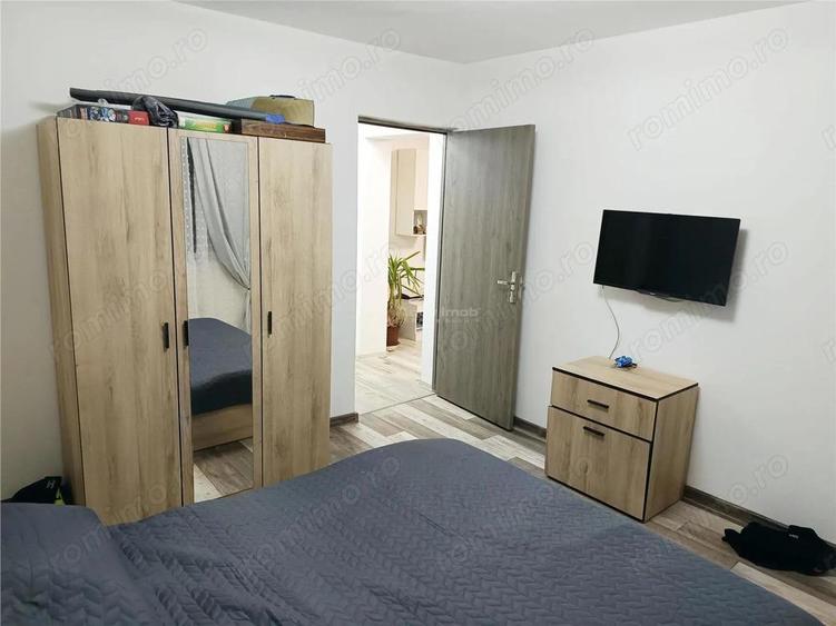 Apartament 2 camere in zona centrala Moldova Noua, langa piata - 2