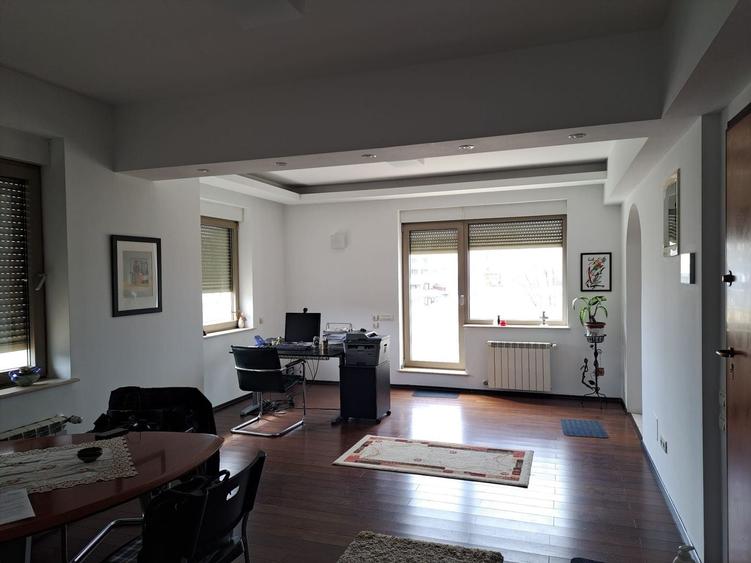 Apartament cu 2 camere semidecomandat în Capitale