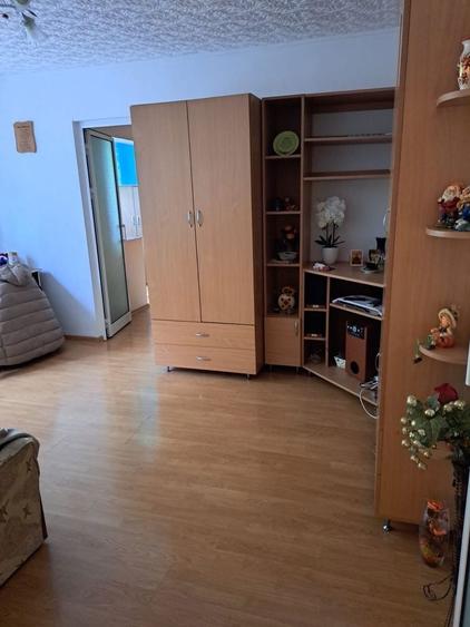 Vand apartament 2 camere - 1