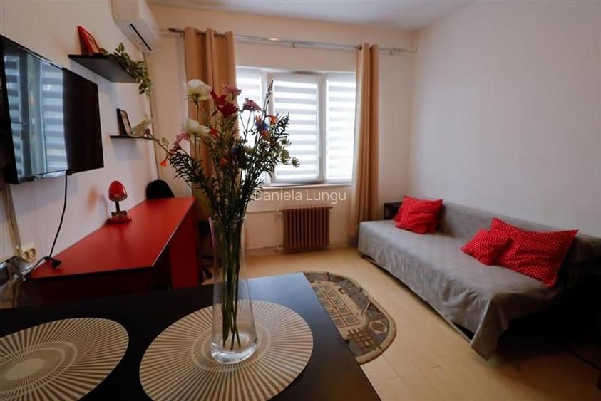 Tur 3D! Mica rezidenta,luminoasa,mobilata, accesorizata,loc parcare,Tractorul, B