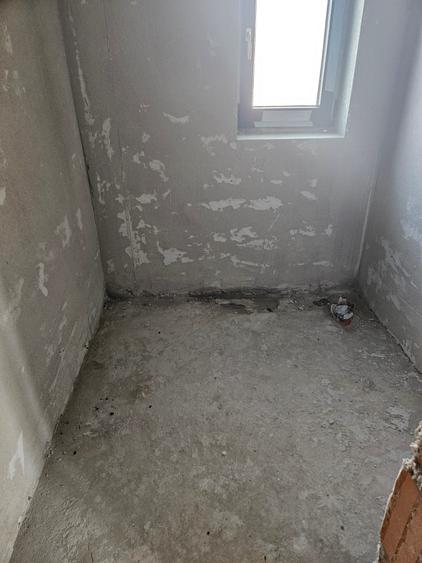 Casa duplex de vanzare,parter cu etaj,3 camere,2bai,garaj,constructie in rosu. - 2