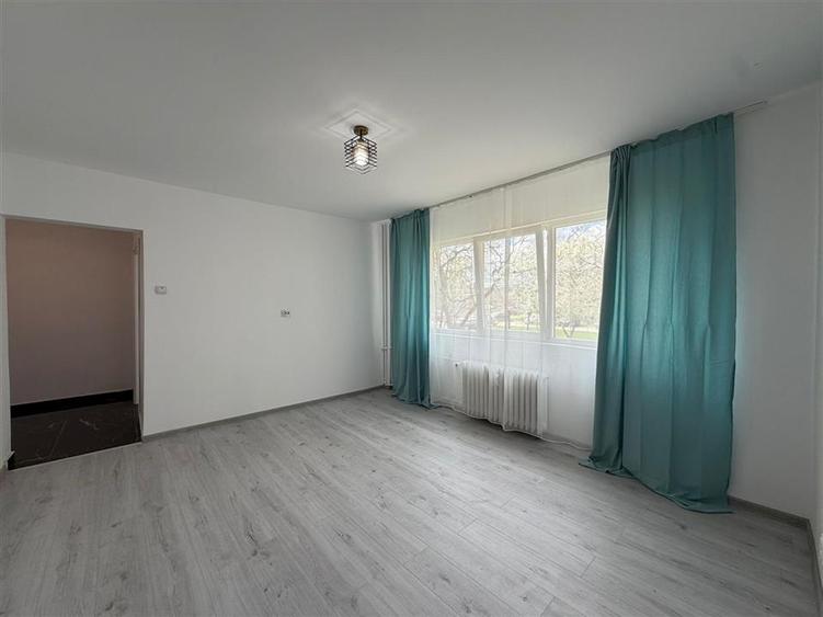 Apartament 2 camere, Podu Ros - Hotel International etaj 1 - 2