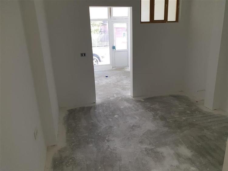 Spatiu comercial la vanzare in Rogerius zona Lacul Rosu - 8