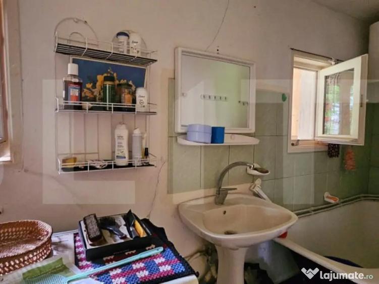 Casa tradi?ionala din lemn, cu teren de 600 mp. - Bodoc - 2