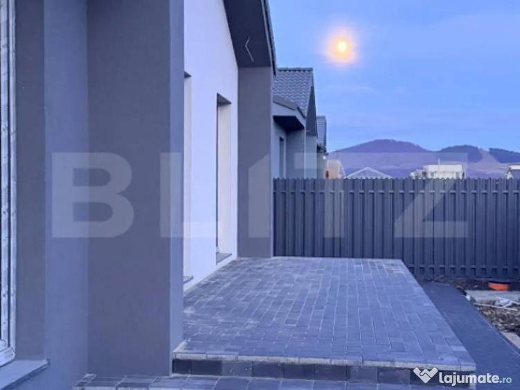 Casa de vanzare in Sanpetru teren 300 m2, suprafa? - 6