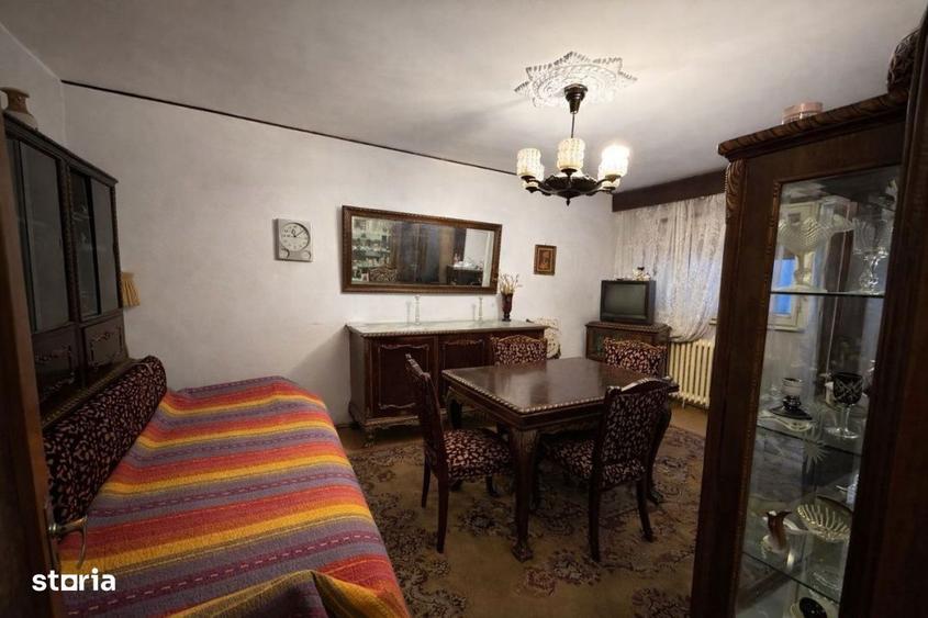 Apartament de vanzare 4 camere- decomandat-zona Pantelomon - 2