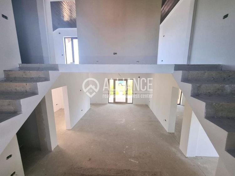 VALU LUI TRAIAN ( COD 02) -  Casa Superba 4 Camere aproape de conac - 1