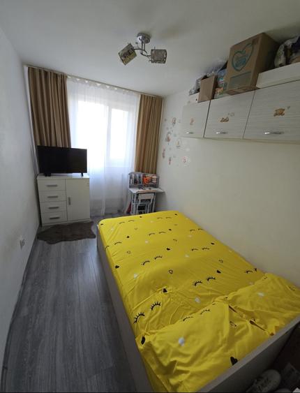Vand apartament 3 camere Trivale complex 1 etaj 3 - 1