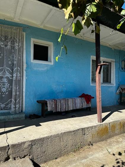 Casă cu 3 camere în Naipu