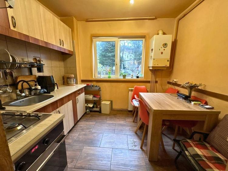 Apartament 2 camere parter 50 M² zona linistita Simeria - 4