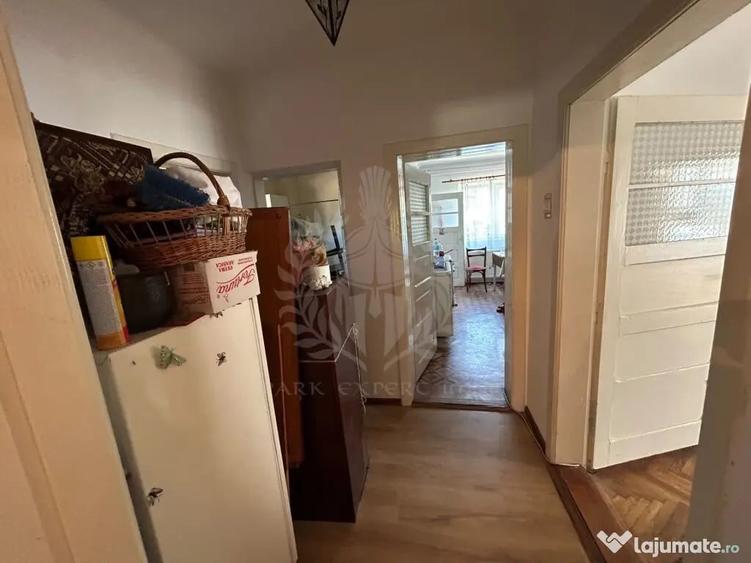 Casă cu 3 camere cu Teren 580 Mp în Central