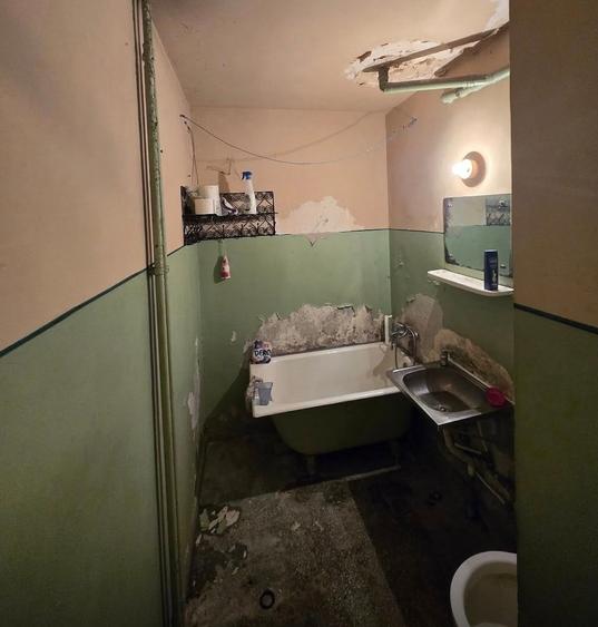 Apartament 2 camere Bloc anvelopat Necesită renovare Piața Reșița – Berceni - 6