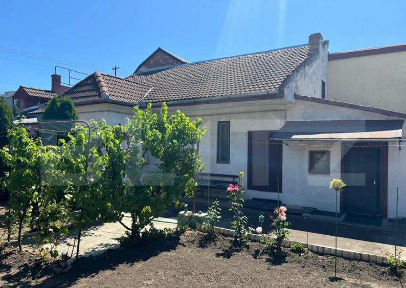 Casa de vanzare, cu 3 camere, 85 mp, zona semicentrala - 1