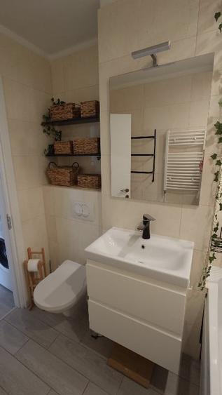 Direct proprietar - Apartament La Cheie 2 Camere, Decomandat, Str. Primaverii 6 - 7