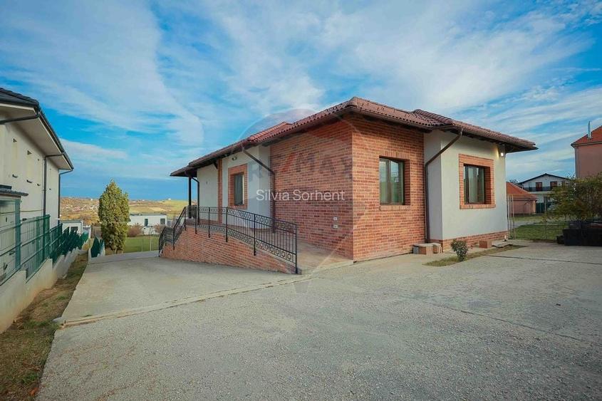 De vanzare casa cu 5 camere, in zona de dealuri, str. Raspantiilor