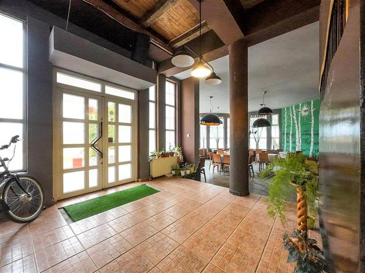 Potential imobiliar remarcabil, recomandat domeniului Petrolier si HoReCa, DN11, - 2