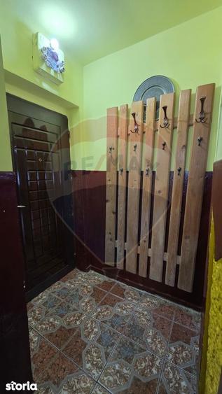 Apartament cu 3 camere de vanzare, str Tineretului - 11