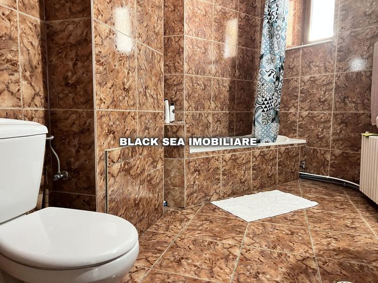 Vila 7 camere D+P+1+M - 2 Garaje - 50m de plaja - Zona centrala - 8