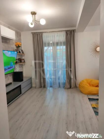 Casă cu 7 camere cu Teren 255 Mp în Titan