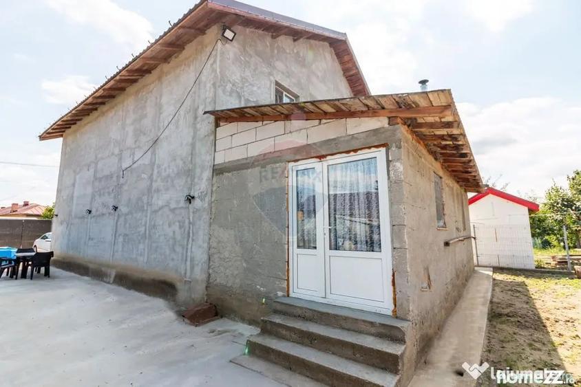 Casă cu 5 camere cu Teren 498 Mp în Tântava