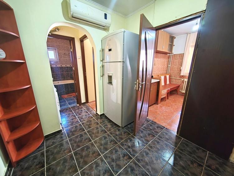 Apartament cu 2 camere decomandat, mobilat în Podul de Fier