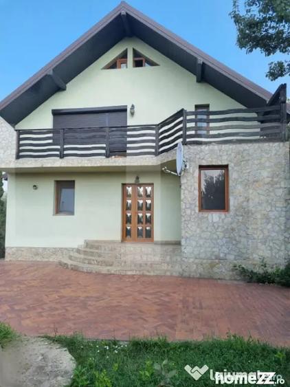Casă cu 5 camere cu Teren 700 Mp în Central