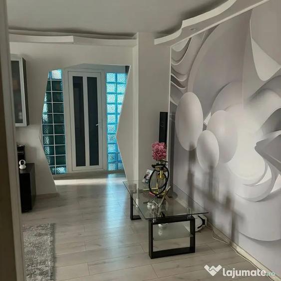 Apartament cu 3 camere decomandat în Vitan
