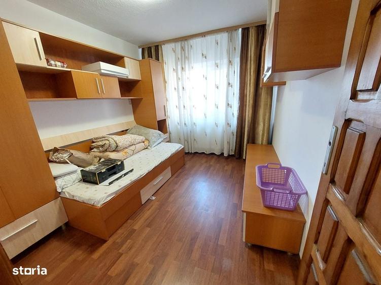 Apartament cu 4 camere decomandat în Central