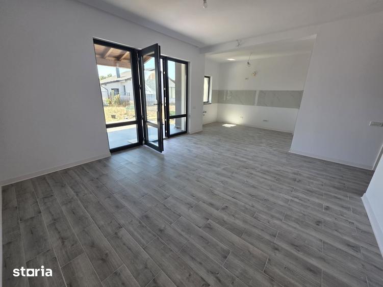 Casă cu 5 camere cu Teren 350 Mp în Becicherecu Mic