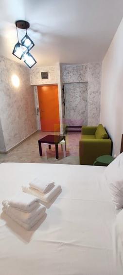 Garsonieră decomandată în Central