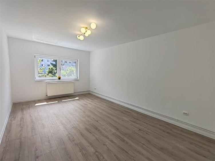 Apartament cu 2 camere decomandat în Răcădău