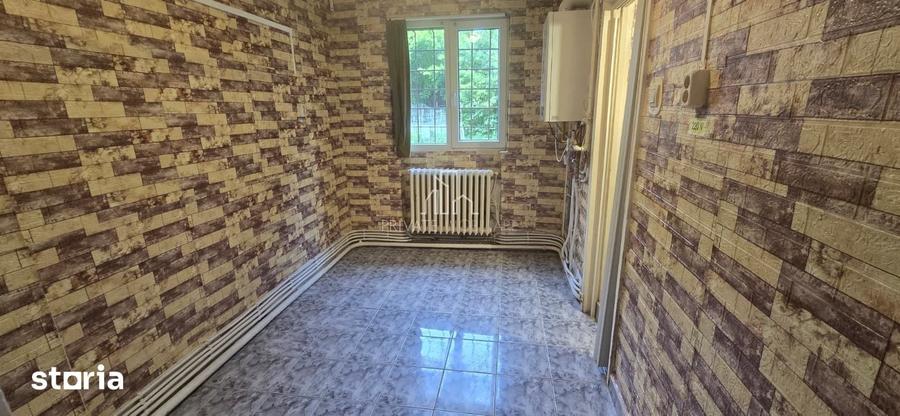 Spațiu comercial, de 70 mp, în Ady