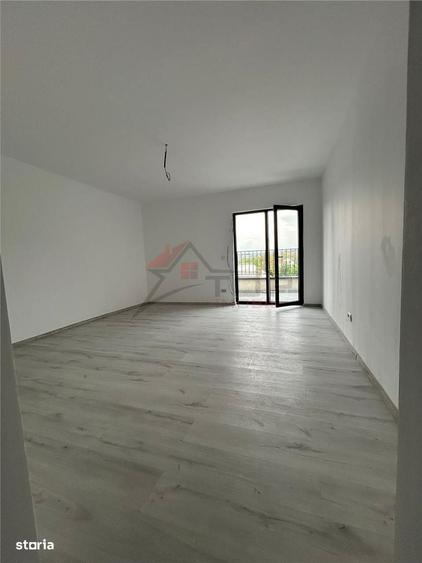 Apartament cu 2 camere decomandat în Breazu