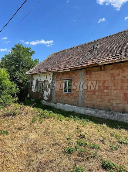 Casă cu Teren 914 Mp în Percosova