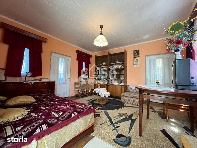 Casă cu 5 camere cu Teren 1187 Mp în Tătărani