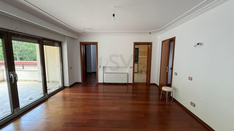 Casă individuală cu 6 camere cu Piscina în Corbeanca
