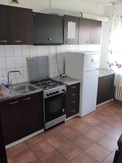 Apartament cu 3 camere decomandat în Lidia