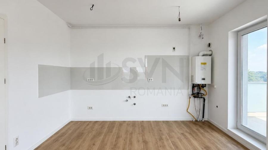 Apartament cu 3 camere decomandat în Sisești
