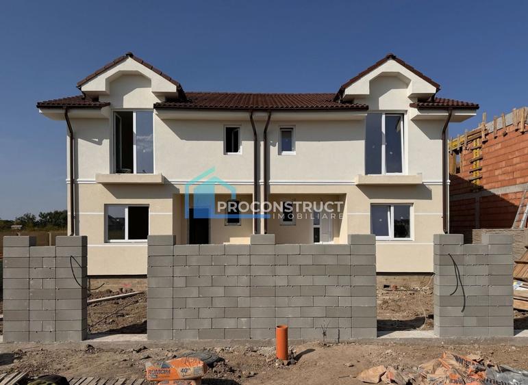 Duplex cu 4 camere cu Canalizare în Moșnița Veche
