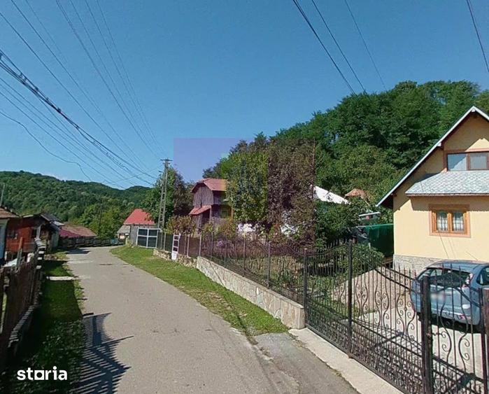 Casă cu 3 camere cu Teren 3410 Mp în Aluniș