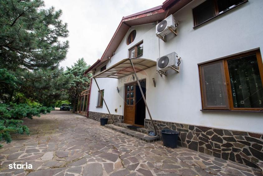 Casă cu 4 camere în Prunaru