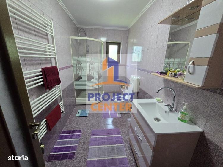 Casă cu 4 camere în Păduroiu din Vale