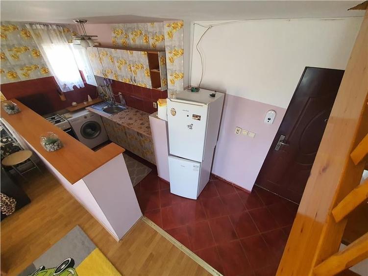 Apartament cu 2 camere semidecomandat, mobilat în Vasile Aaron