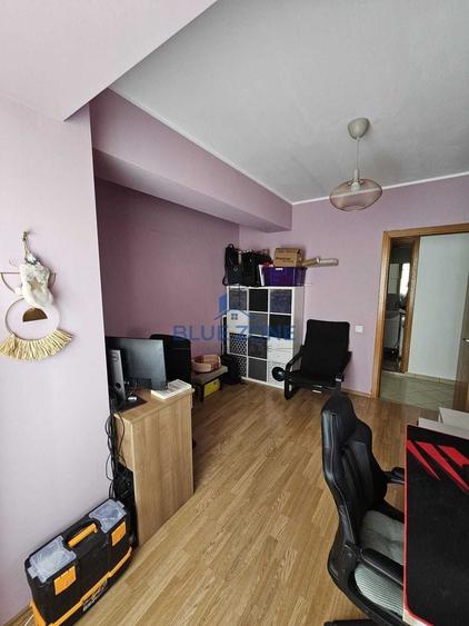 Apartament cu 3 camere decomandat în Titan