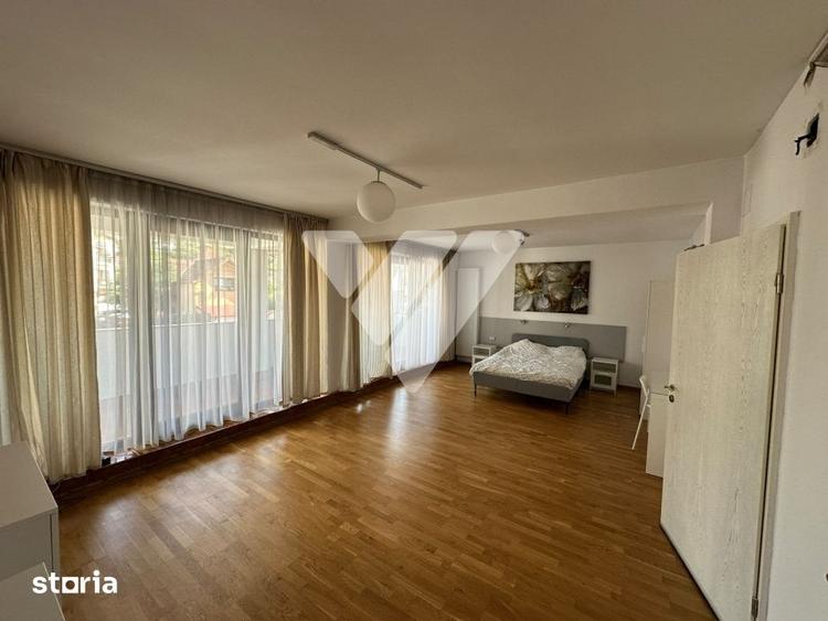 Casă cu 8 camere cu Teren 319 Mp în Ștrand