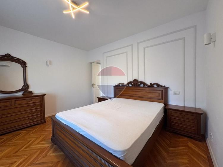 Apartament cu 4 camere în Periferie