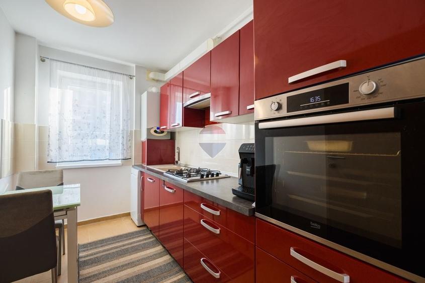 Apartament cu 2 camere decomandat, mobilat în Tractorul
